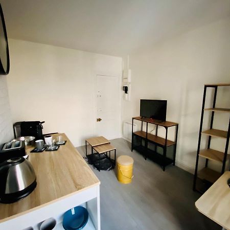 Enghien-Les-Bains: Studio Au Coeur Du Centre Ville. Eksteriør billede